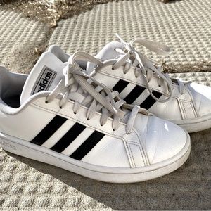 Women’s Adidas Grand Court Cloudfoam Sneakers Size 8